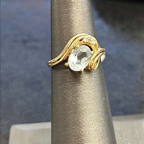 442552 14k Aquamarine and diamond ring
